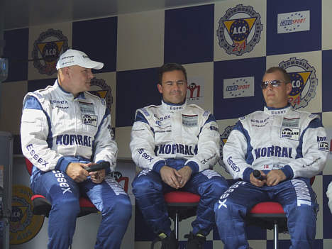 John Nielsen (tv), Sascha Maassen og Casper Elggard (th) klar til at tage fat på Le Mans 2008.
